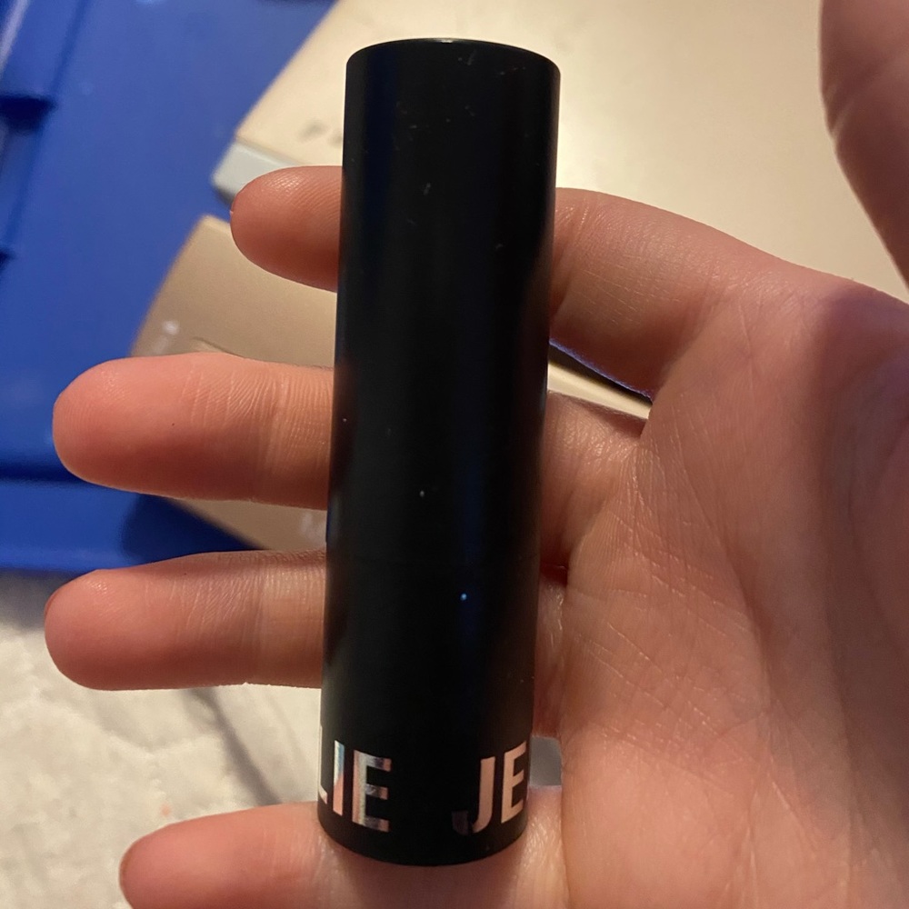 kylie cosmetic lipstick